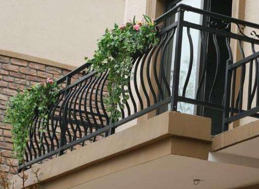 2019年最新陽臺護欄裝修效果圖
